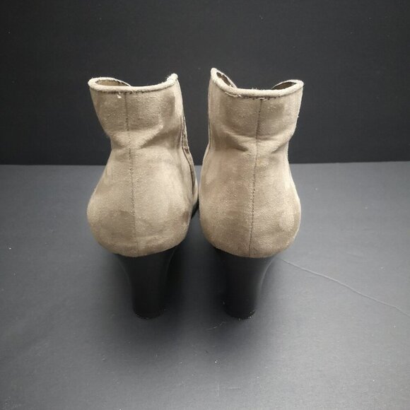 Aerosoles Winterstrole Ladies Size 7M Tan w/ Black Heels & Soles Heeled Booties - Picture 5 of 9